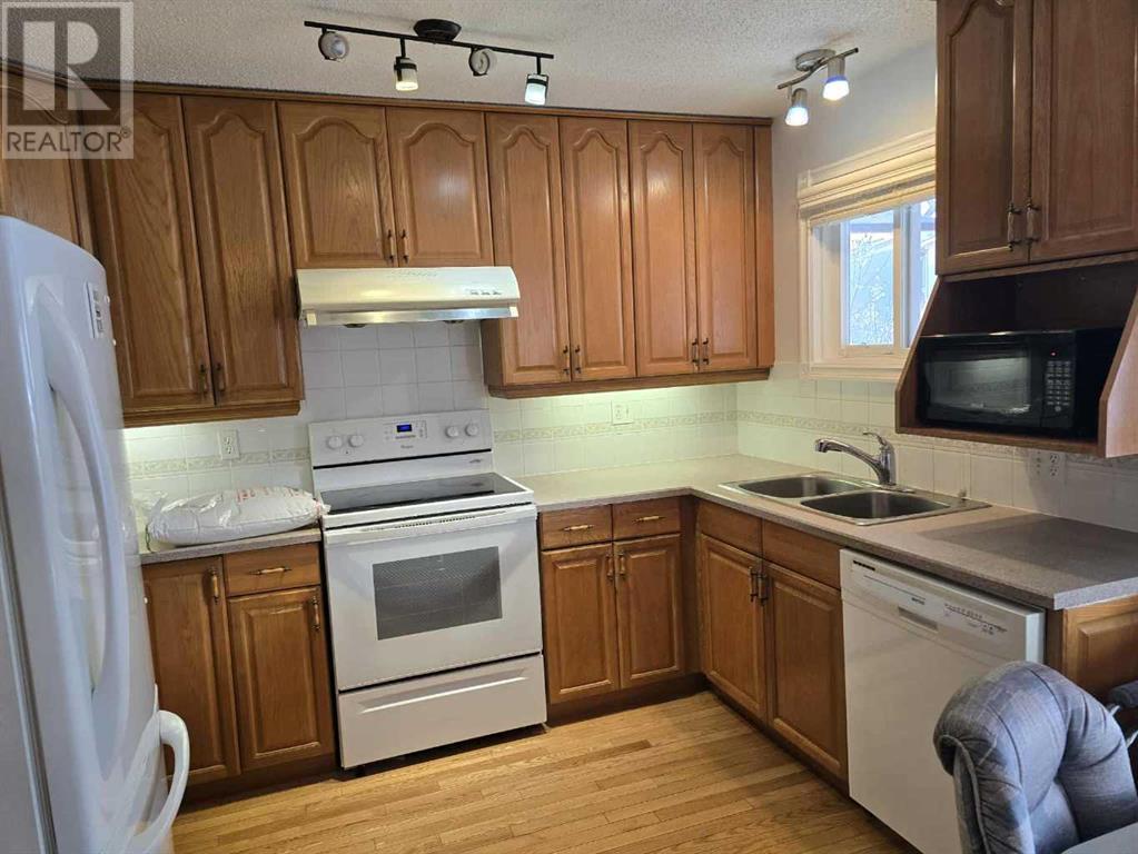 Single Family House for Sale in   Street SE Penbrooke Meadows Calgary 