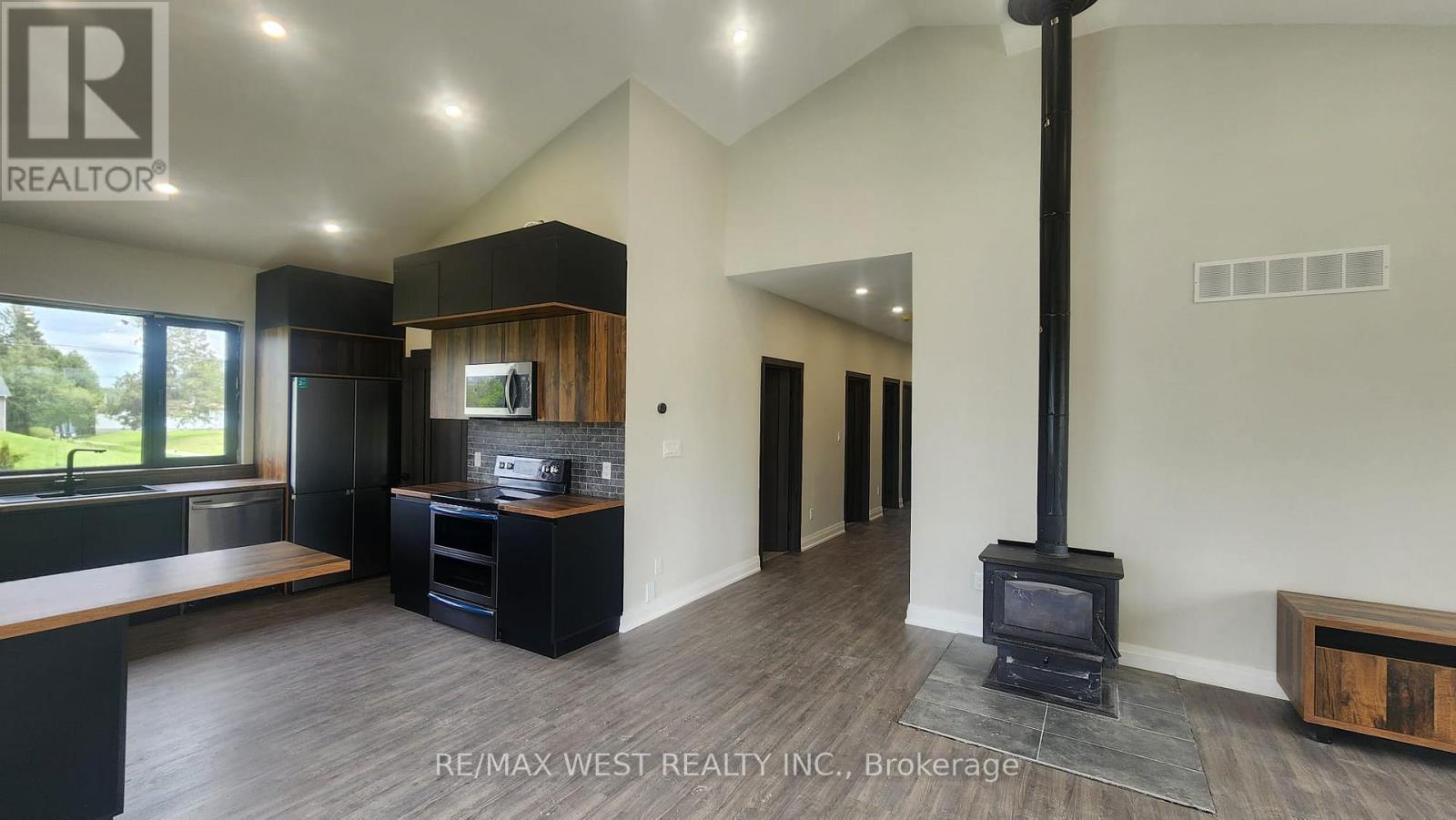 Photo 10 of 264 Mcguire Beach Road, Kawartha Lakes ON