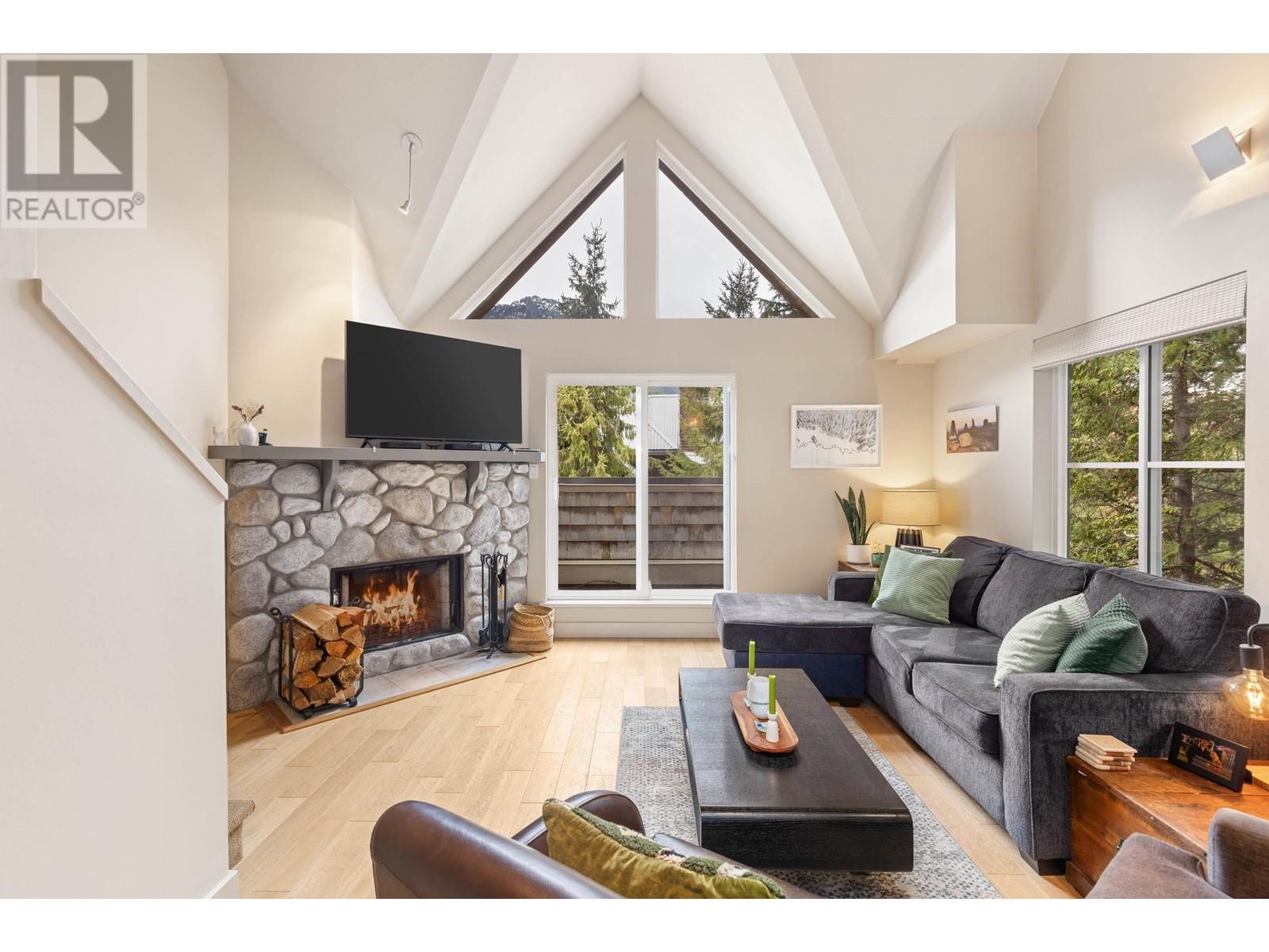 301 2222 CASTLE DRIVE, Whistler
