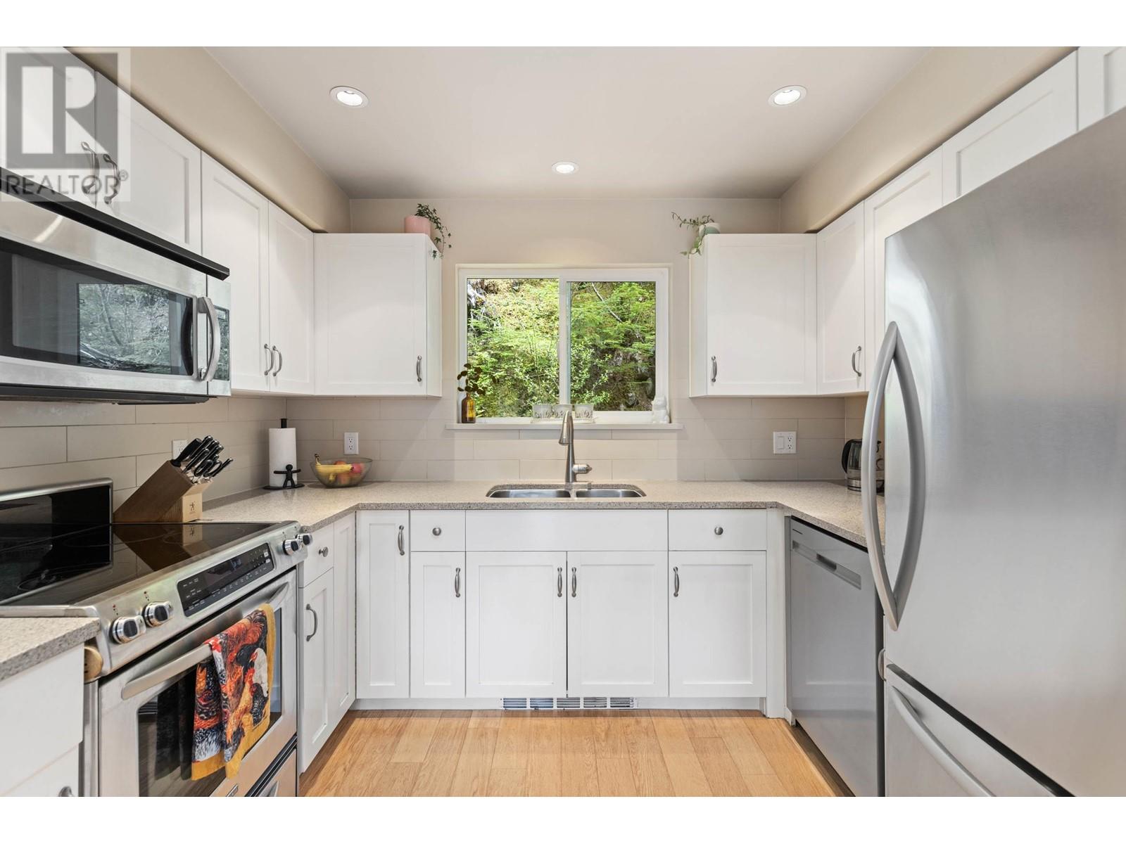 301 2222 CASTLE DRIVE, Whistler