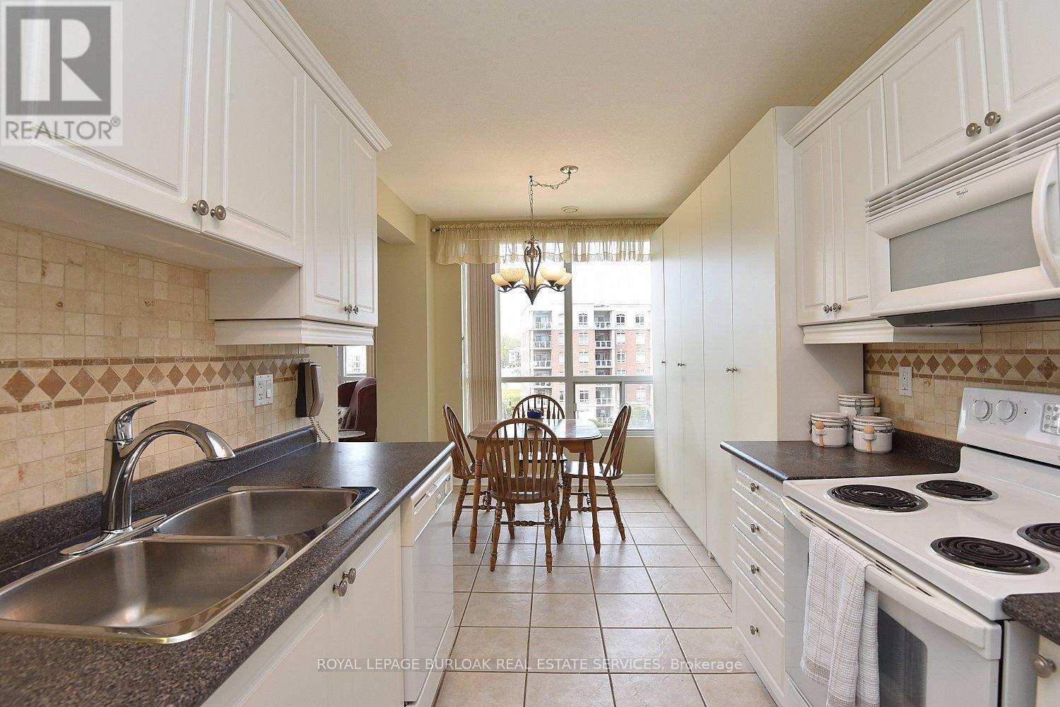 Photo 35 of 505 1998 Ironstone Drive, Burlington ON