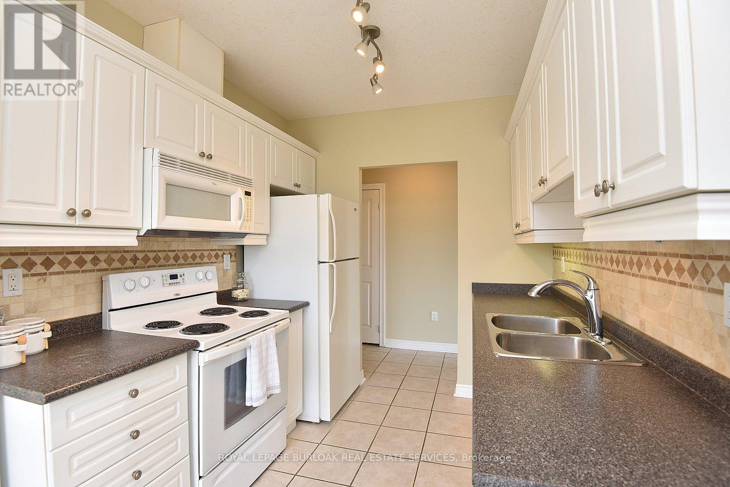 Photo 20 of 505 1998 Ironstone Drive, Burlington ON