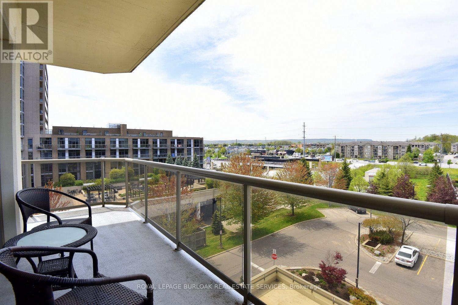 Photo 14 of 505 1998 Ironstone Drive, Burlington ON