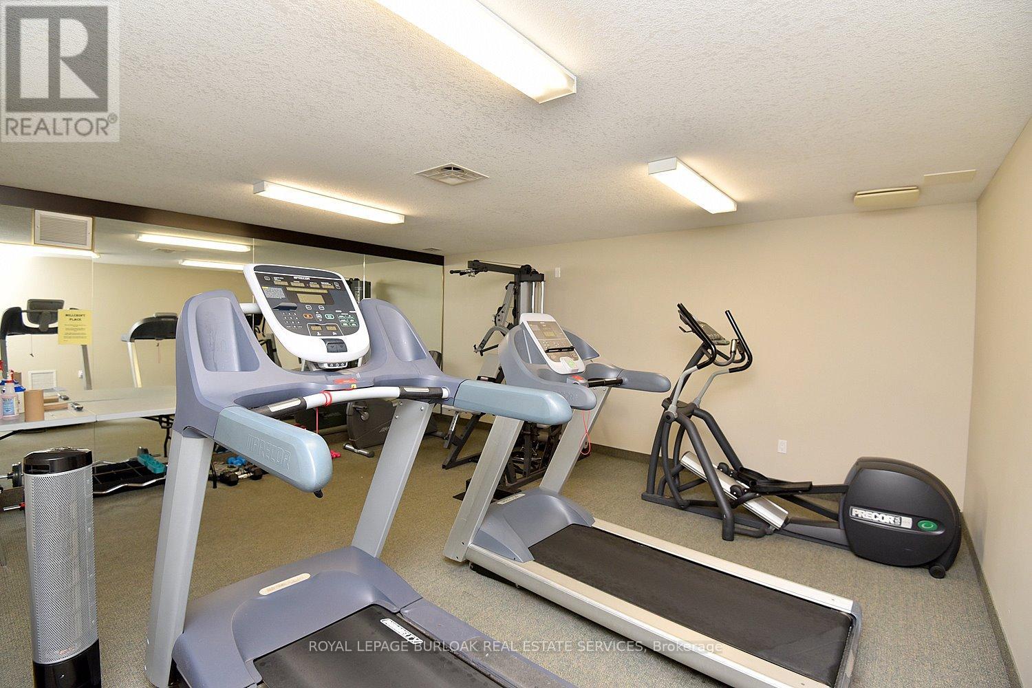 Photo 10 of 505 1998 Ironstone Drive, Burlington ON