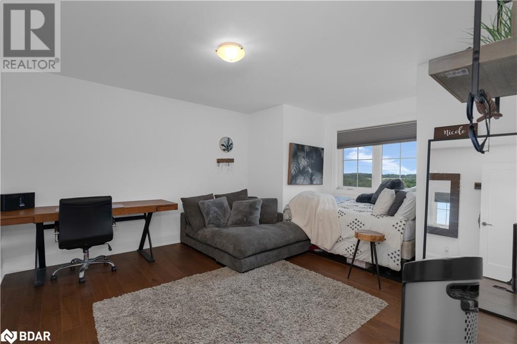 Photo 18 of 28 Thoroughbred Drive, Oromedonte ON