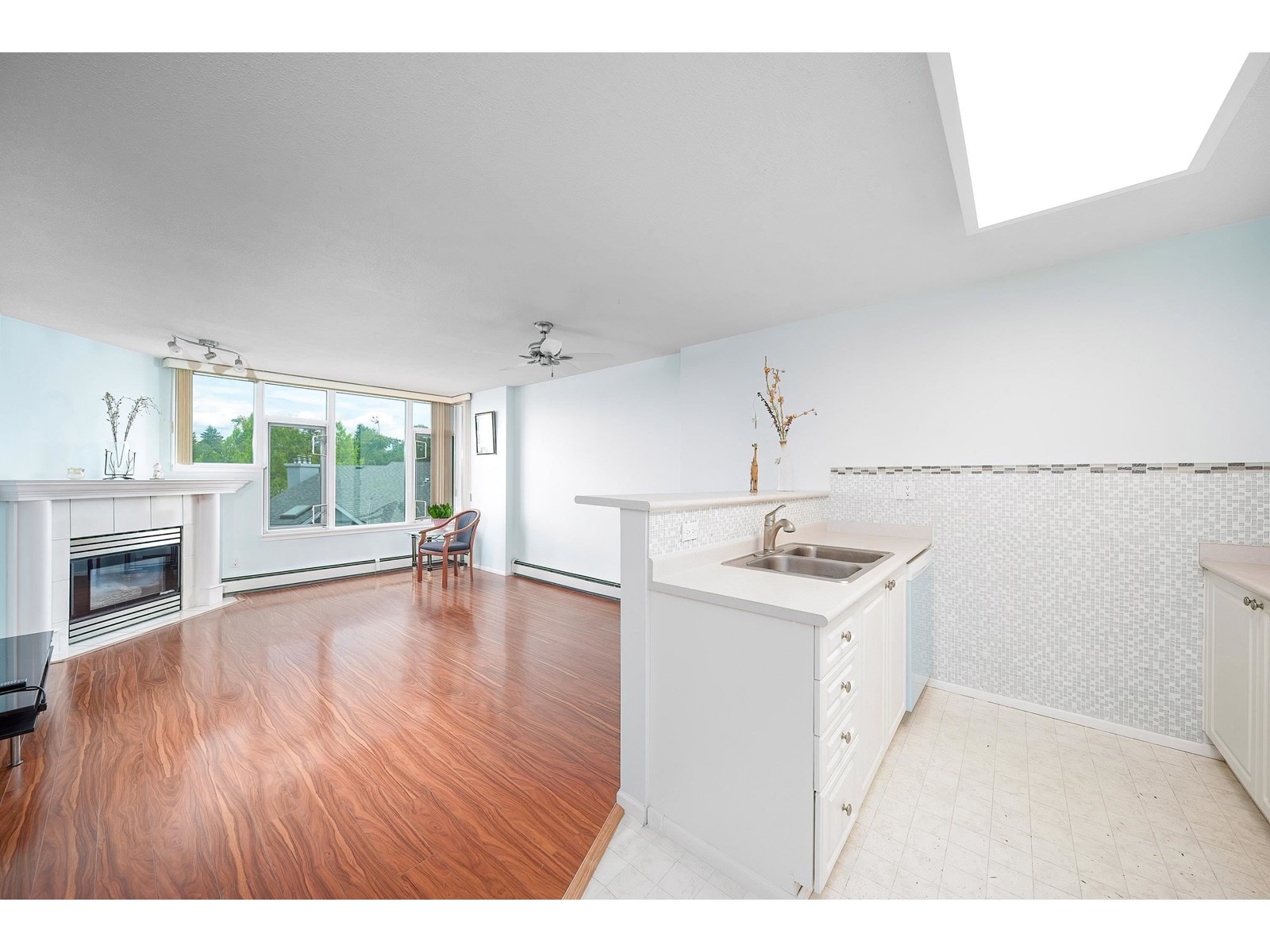 405 13880 101 AVENUE, Surrey real estate listing R3003078