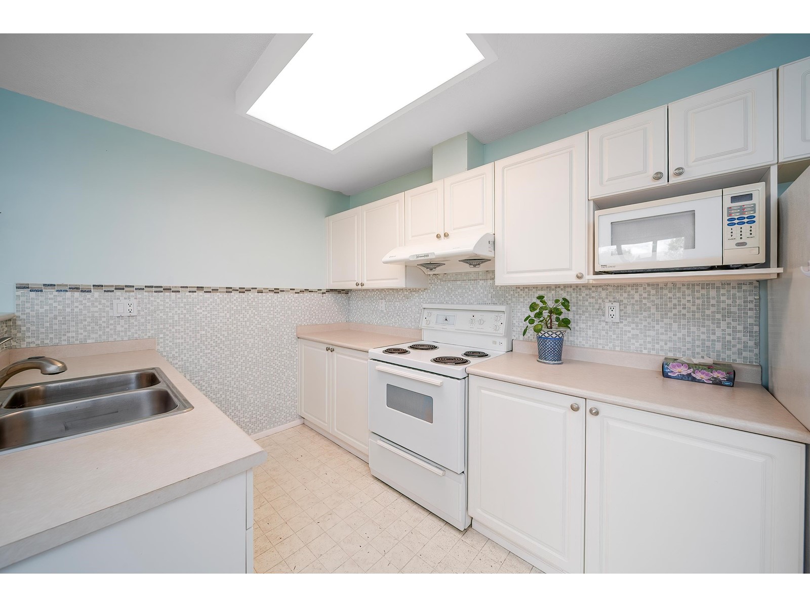 405 13880 101 AVENUE, Surrey real estate listing R3003078