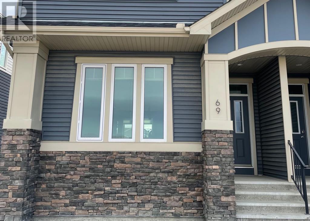 69 River Heights Drive, Cochrane, Alberta