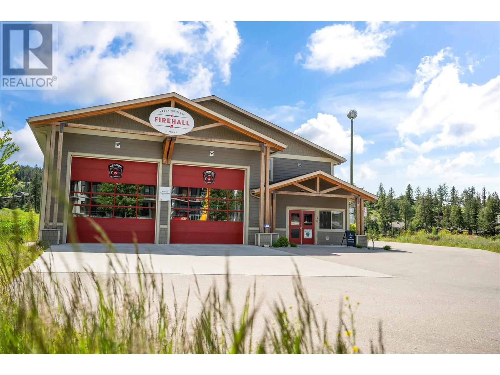  501 Vardon Lane, Vernon
