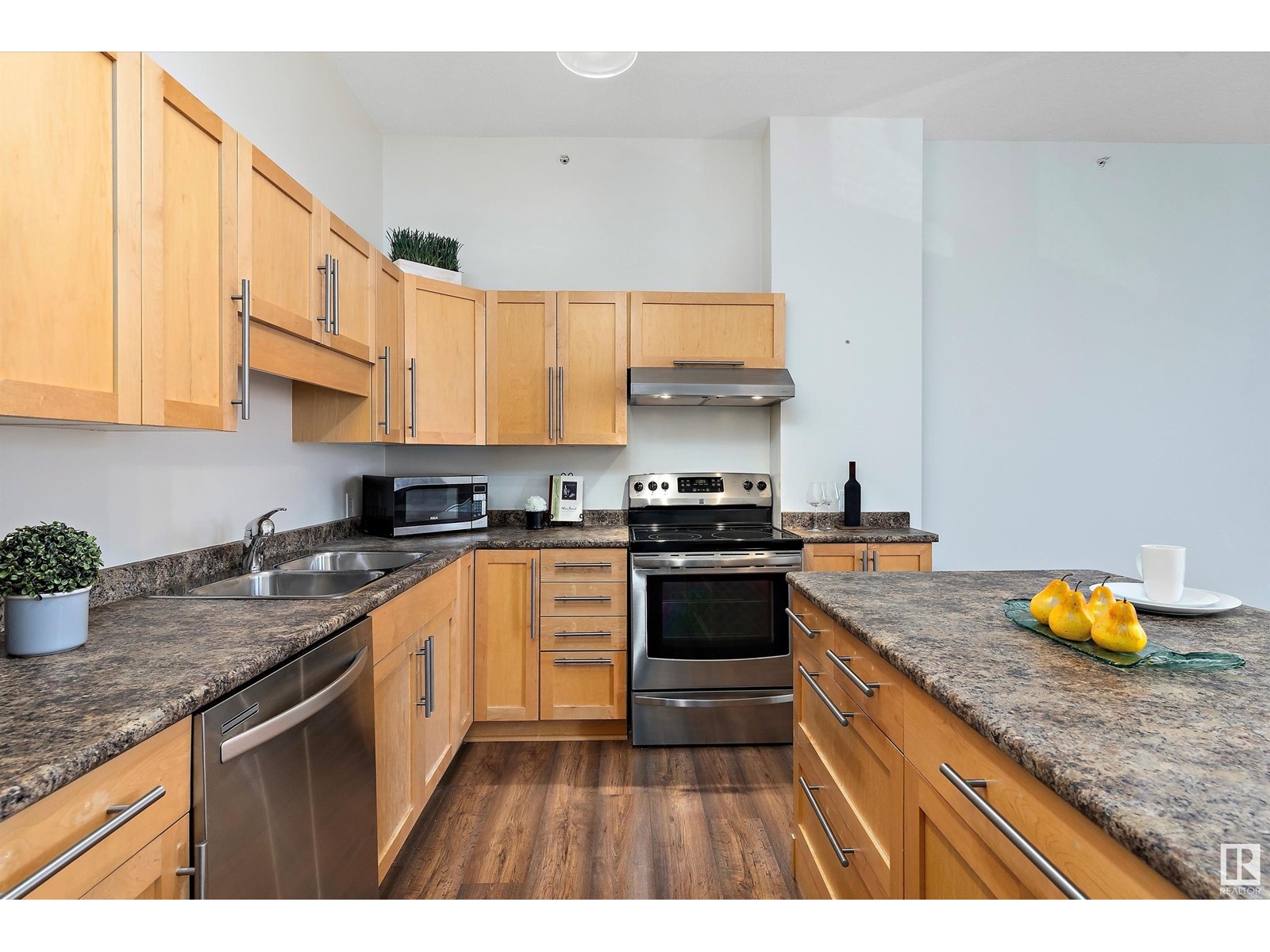 #503 10106 105 ST NW, Edmonton