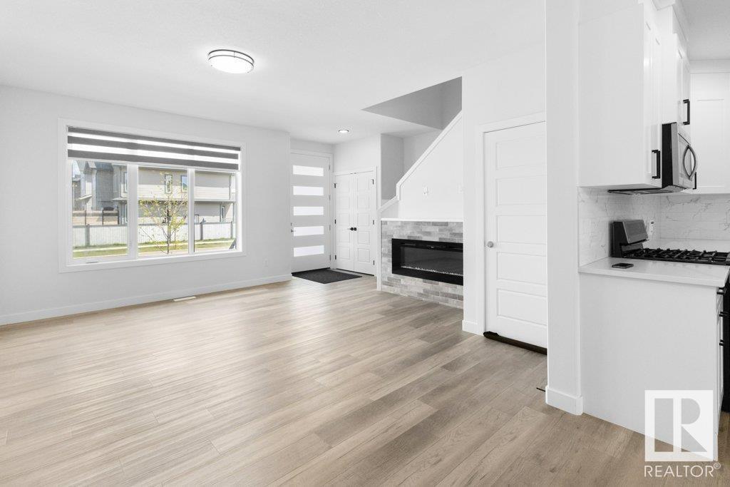 184 CALEDONIA DR, Leduc