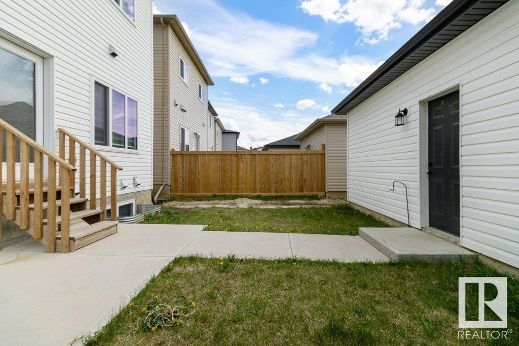 184 CALEDONIA DR, Leduc