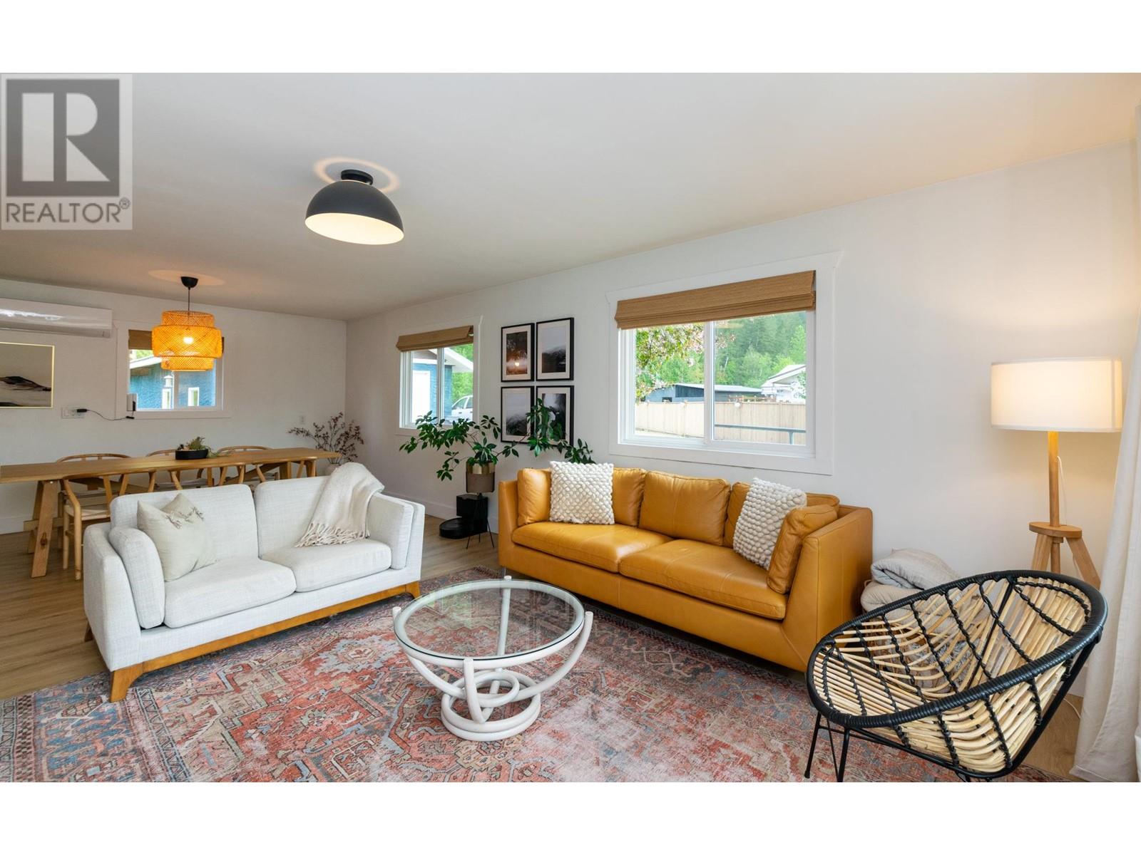  217 Salmon River Road Southwest, Salmon Arm