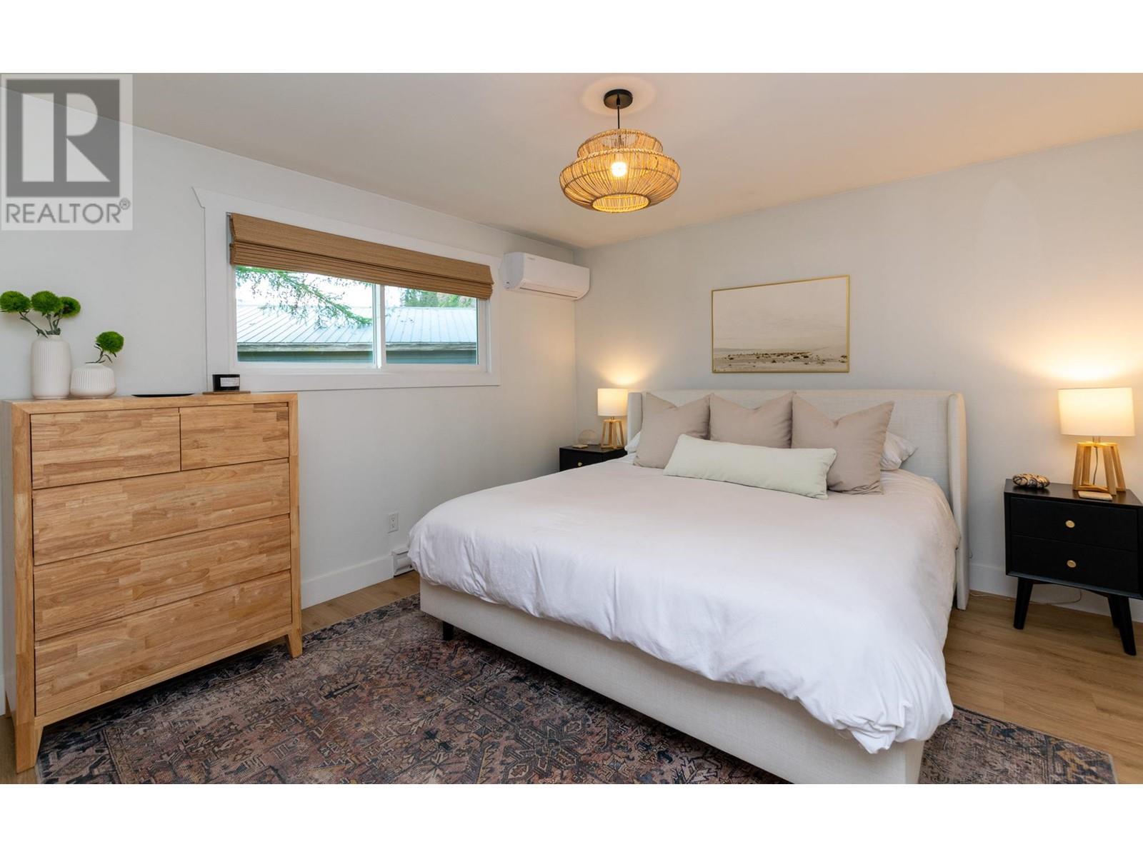  217 Salmon River Road Southwest, Salmon Arm