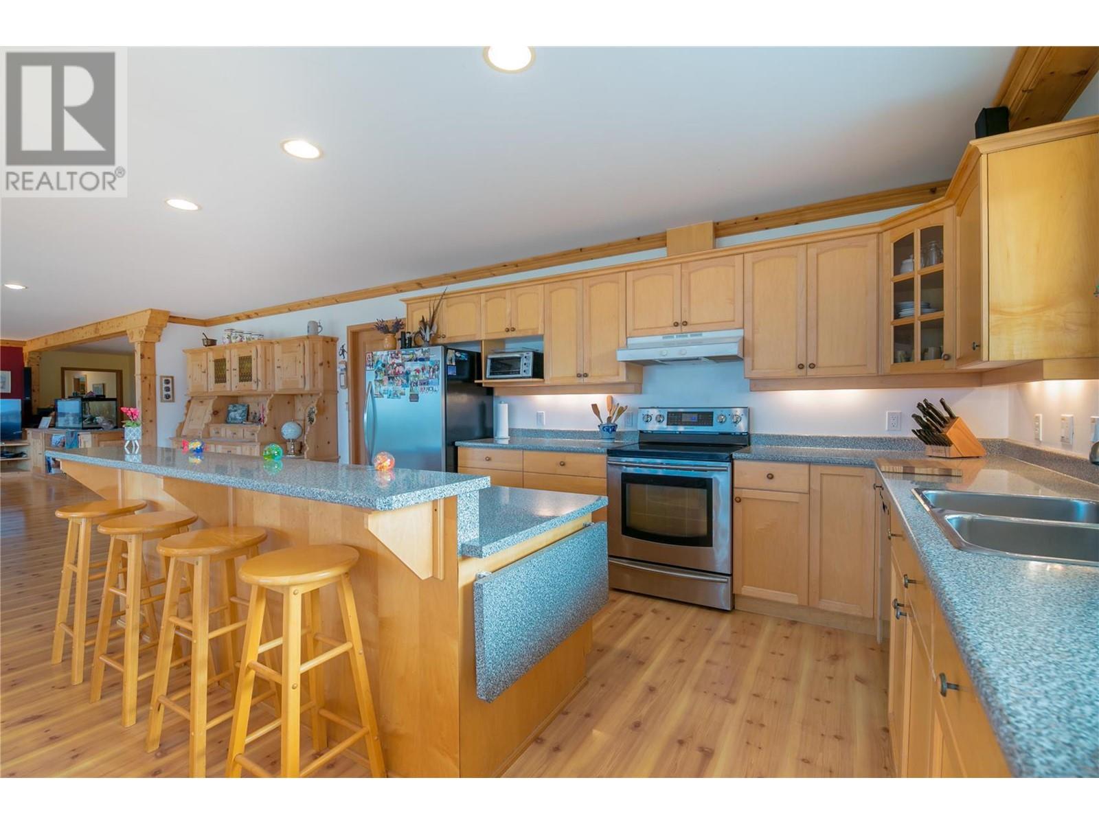 Photo 62 of 2190 30 Street Ne, Salmon Arm BC