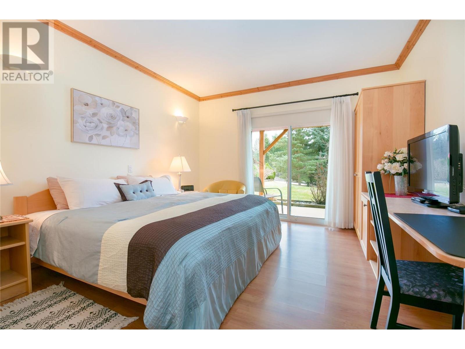 Photo 38 of 2190 30 Street Ne, Salmon Arm BC