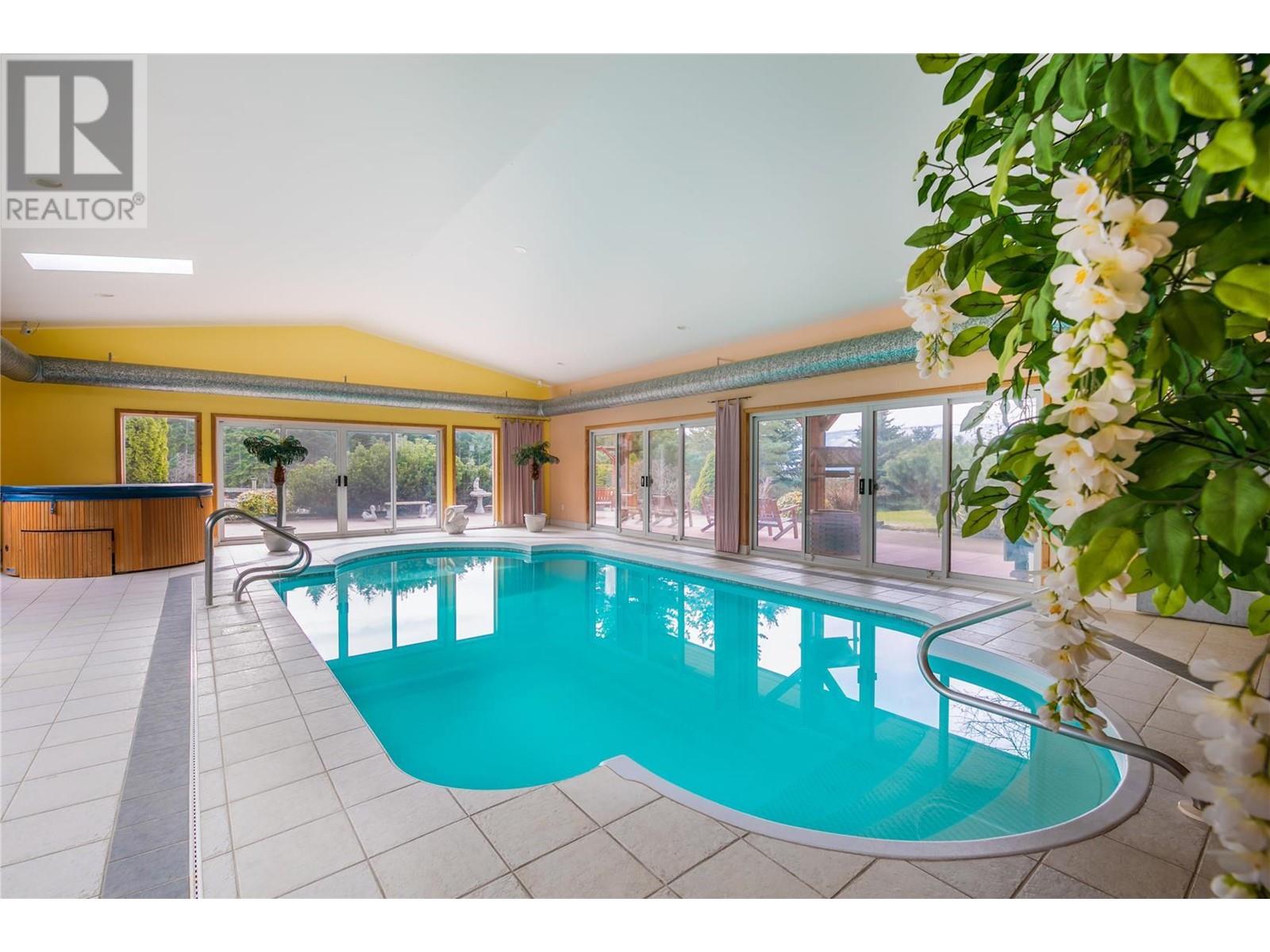  2190 30 Street Northeast, Salmon Arm