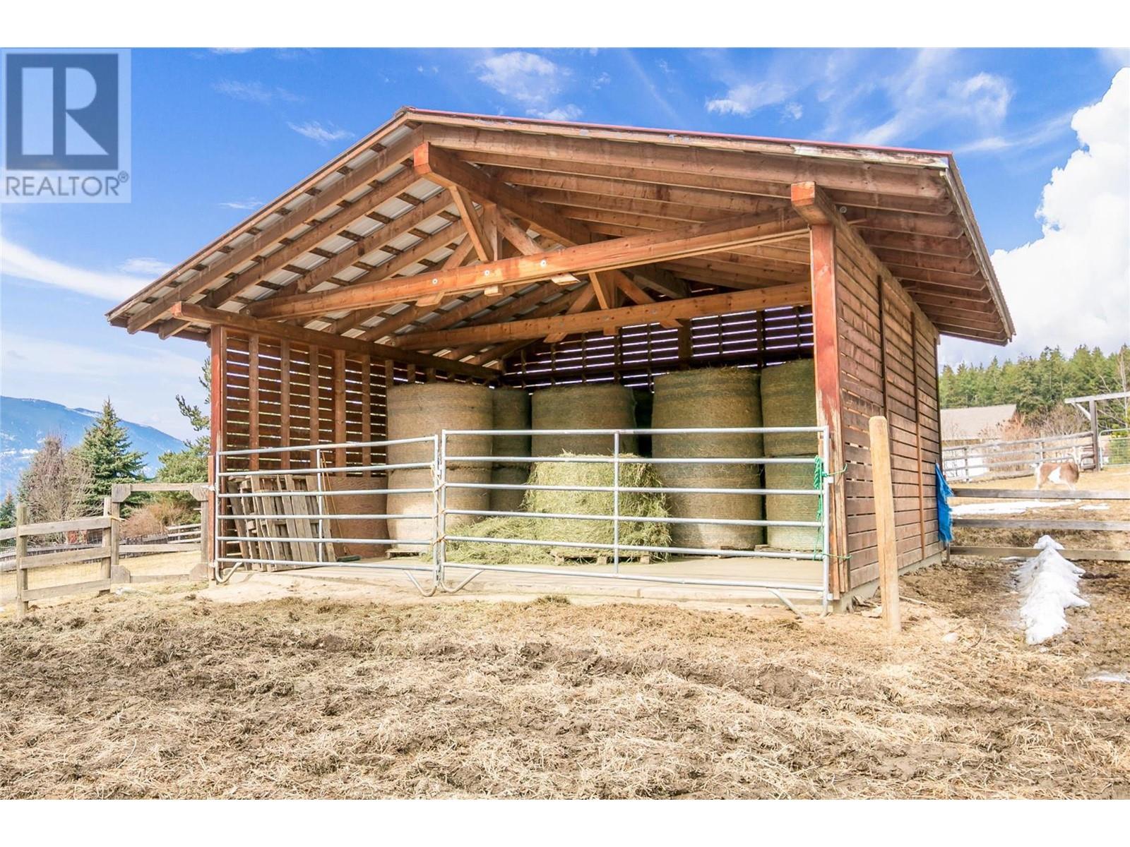 Photo 19 of 2190 30 Street Ne, Salmon Arm BC