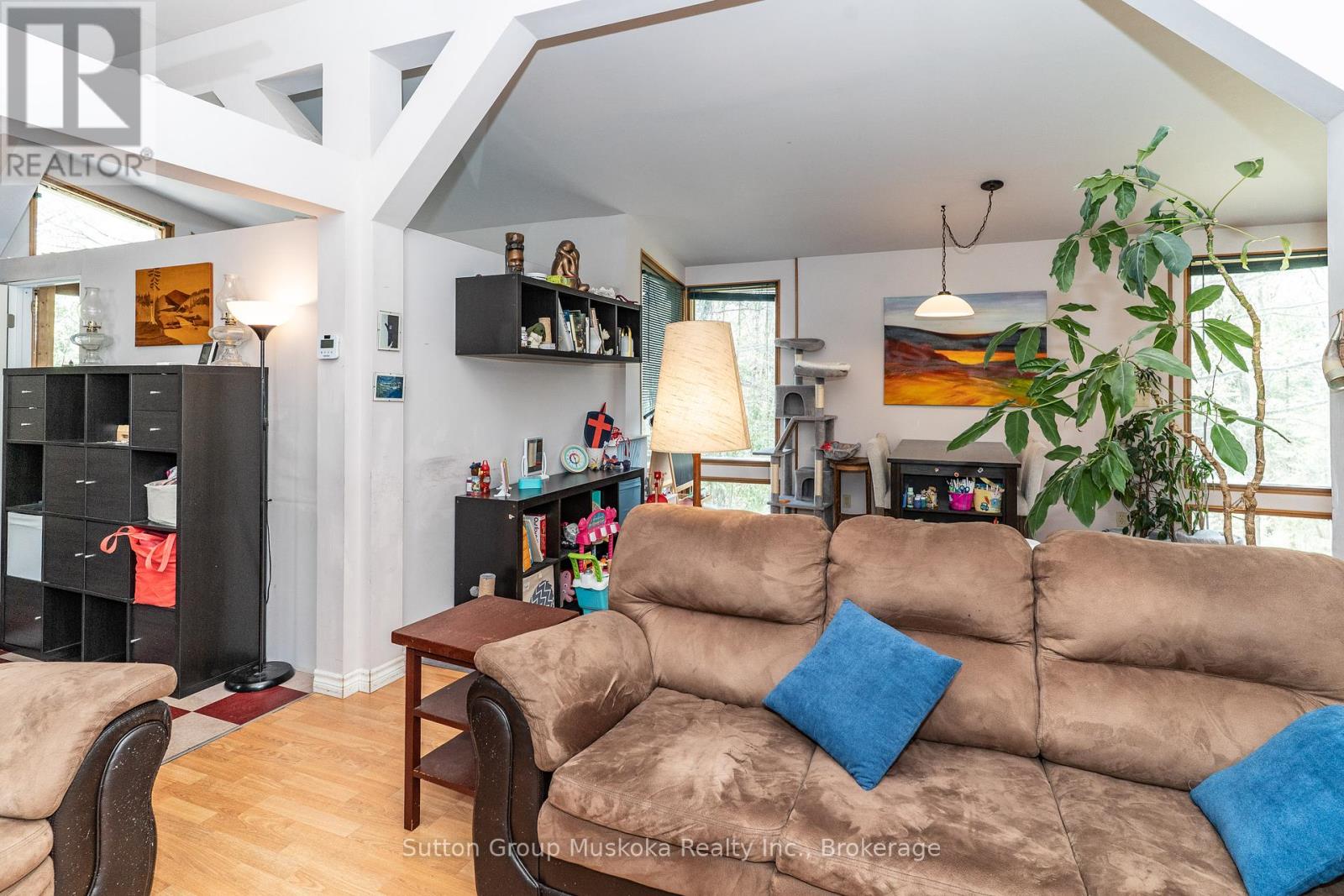 Photo 15 of 1667 Paint Lake Road, Lake Of Bays ON