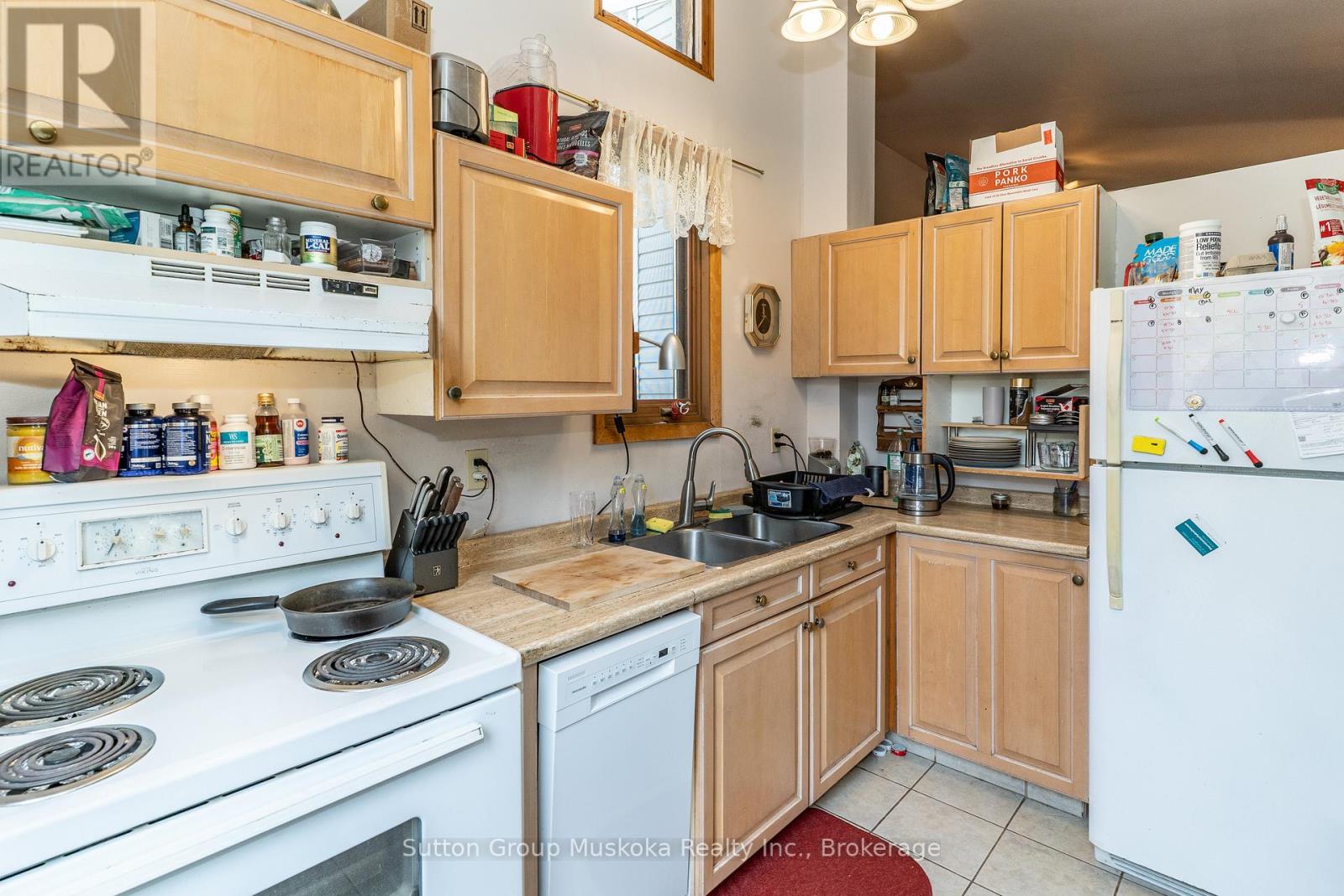 Photo 9 of 1667 Paint Lake Road, Lake Of Bays ON