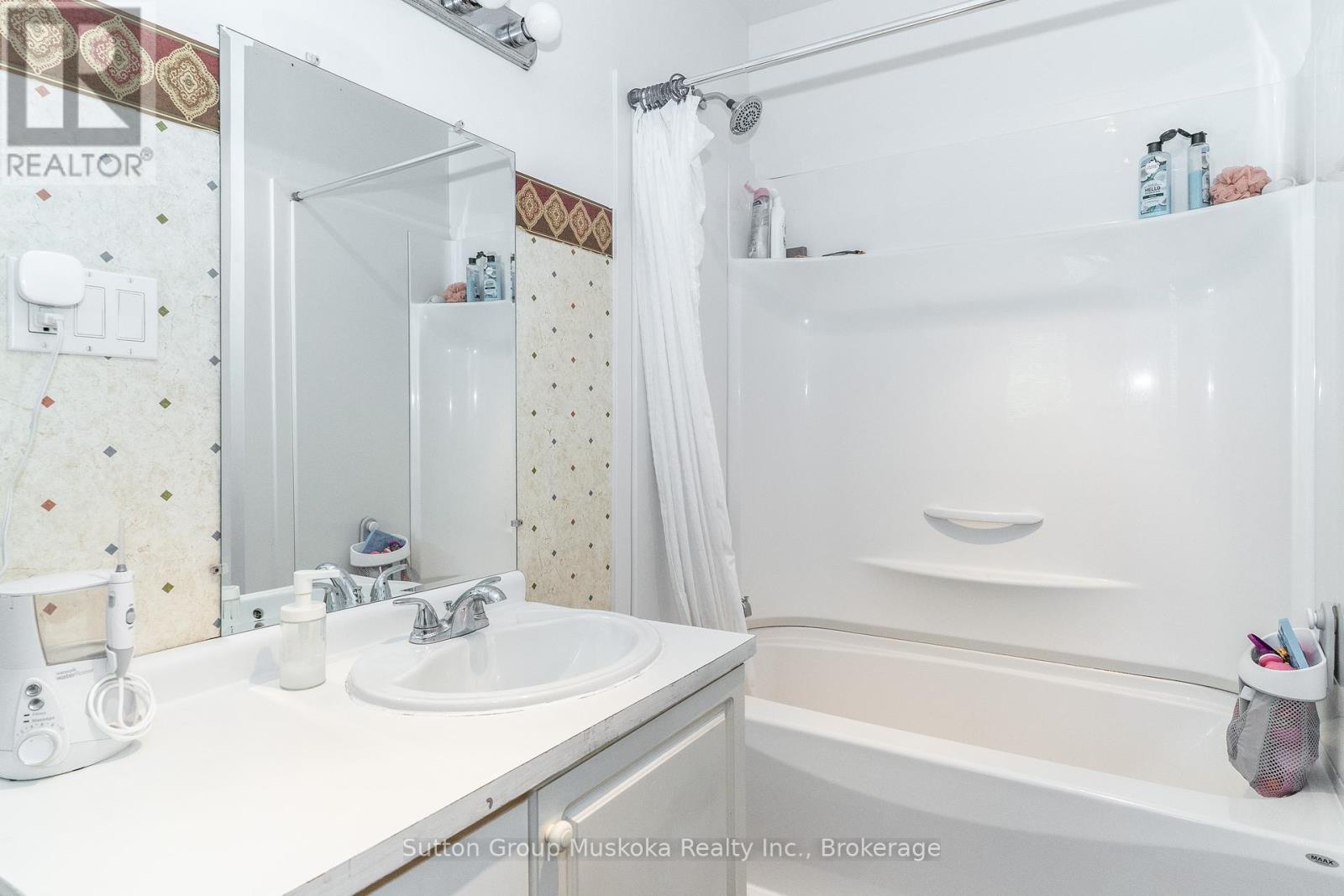 Photo 33 of 1667 Paint Lake Road, Lake Of Bays ON