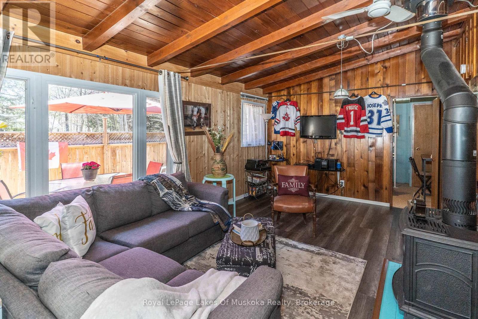 Photo 33 of 35 Brennan Circle, Huntsville ON
