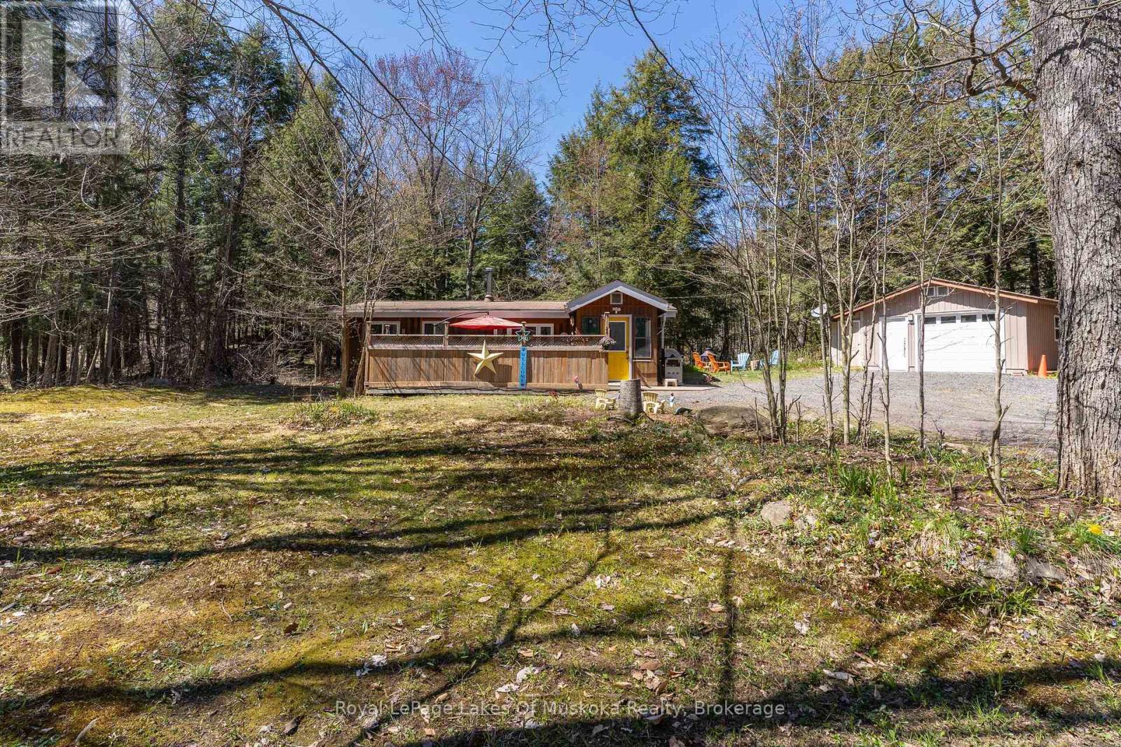 Photo 5 of 35 Brennan Circle, Huntsville ON