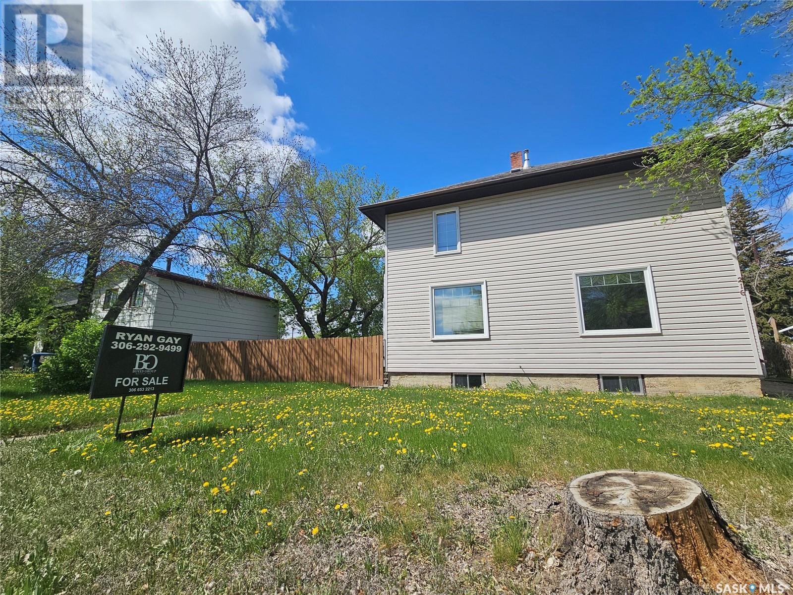 Photo 24 of 216 Mckenzie Street S, Outlook SK
