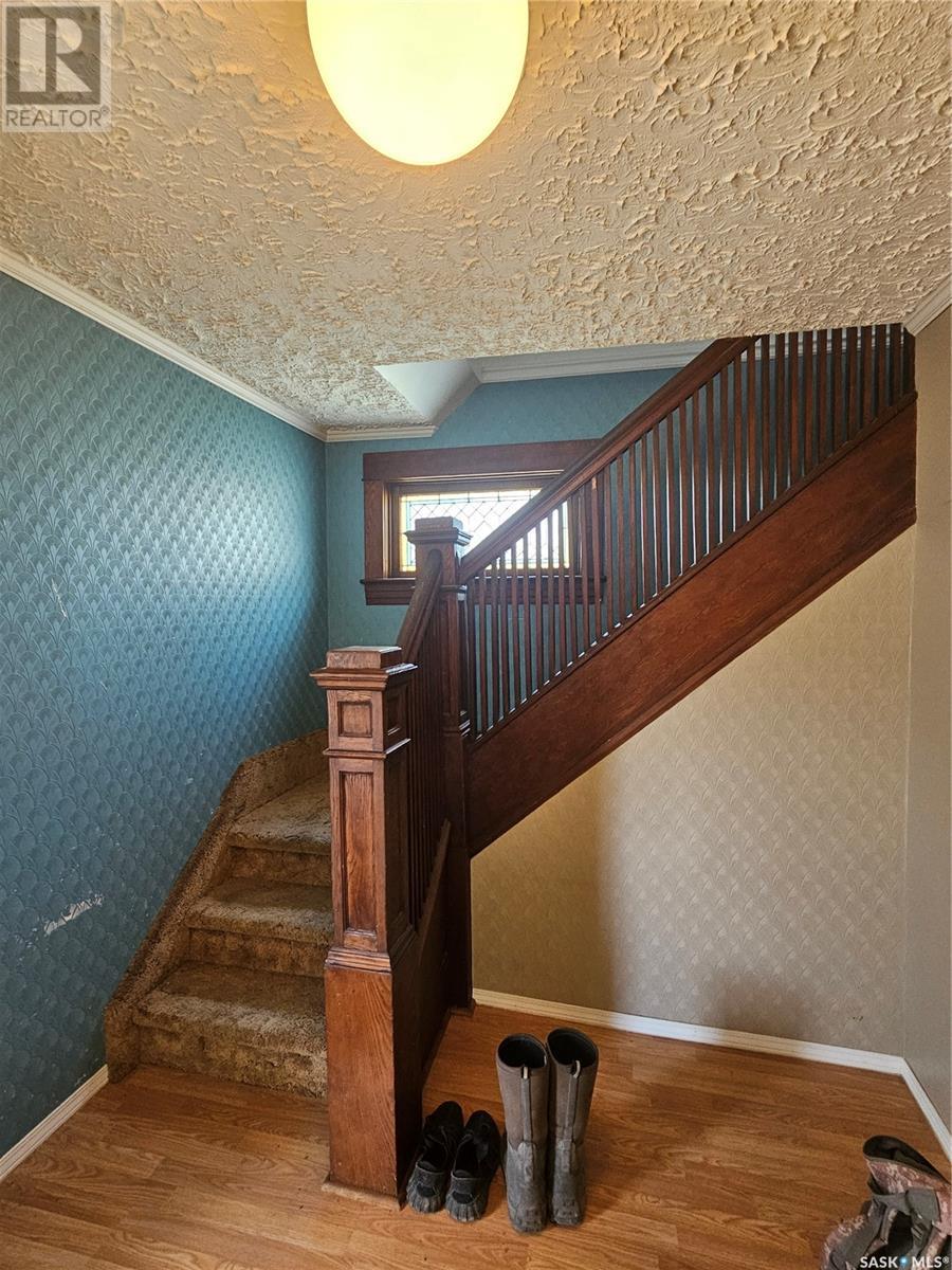 Photo 4 of 216 Mckenzie Street S, Outlook SK