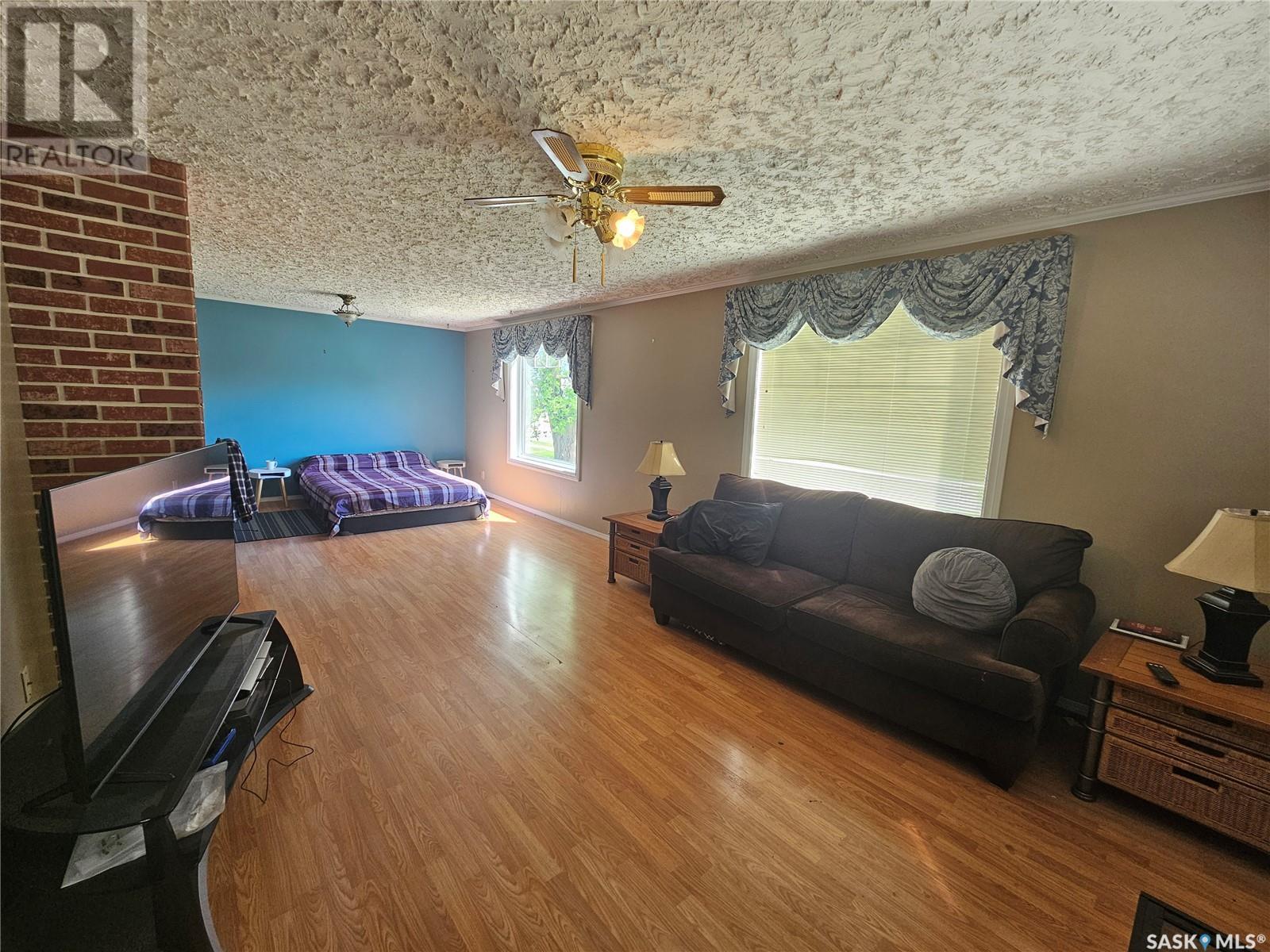 Photo 6 of 216 Mckenzie Street S, Outlook SK