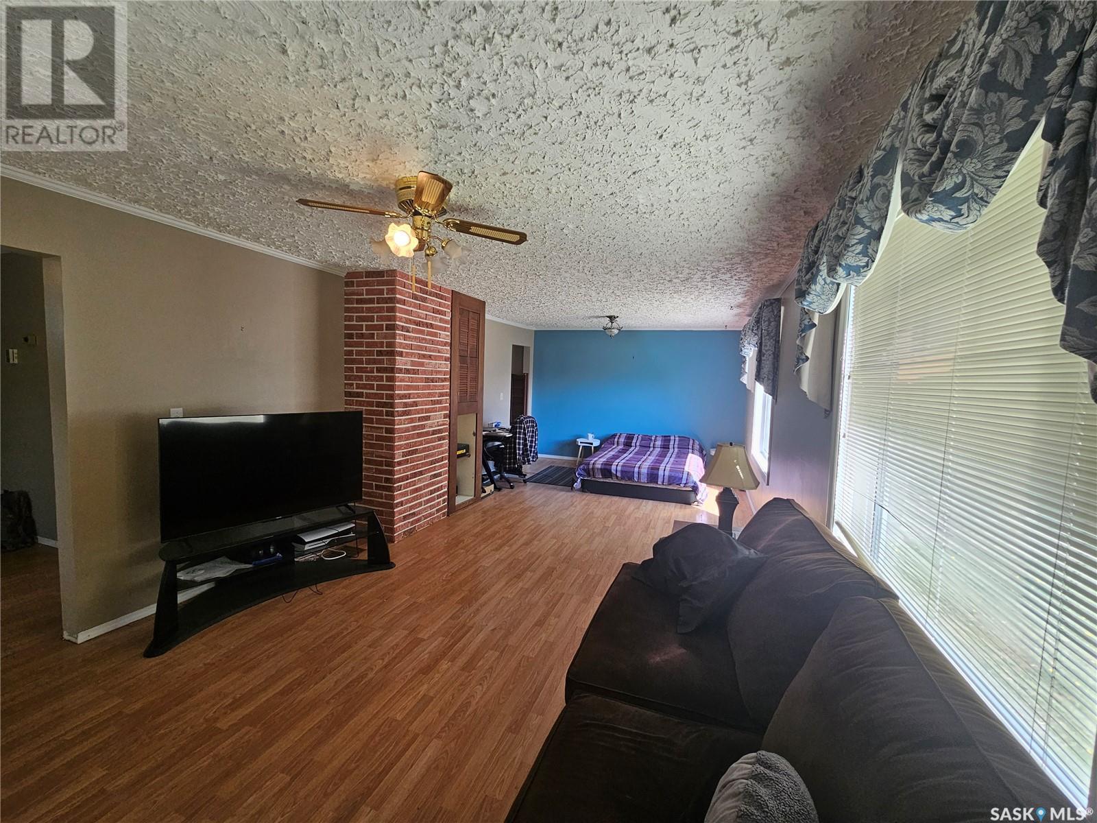 Photo 7 of 216 Mckenzie Street S, Outlook SK