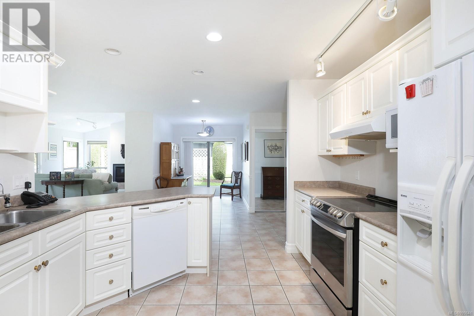 10 351 Church St, Comox
