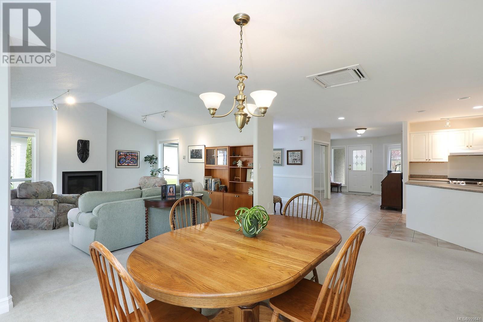 10 351 Church St, Comox