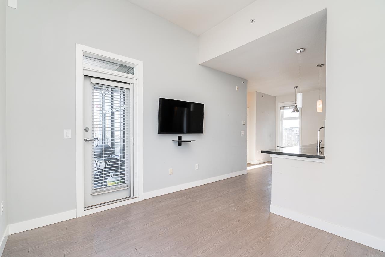 Photo 20 of 411 20058 Fraser Highway, Langley BC