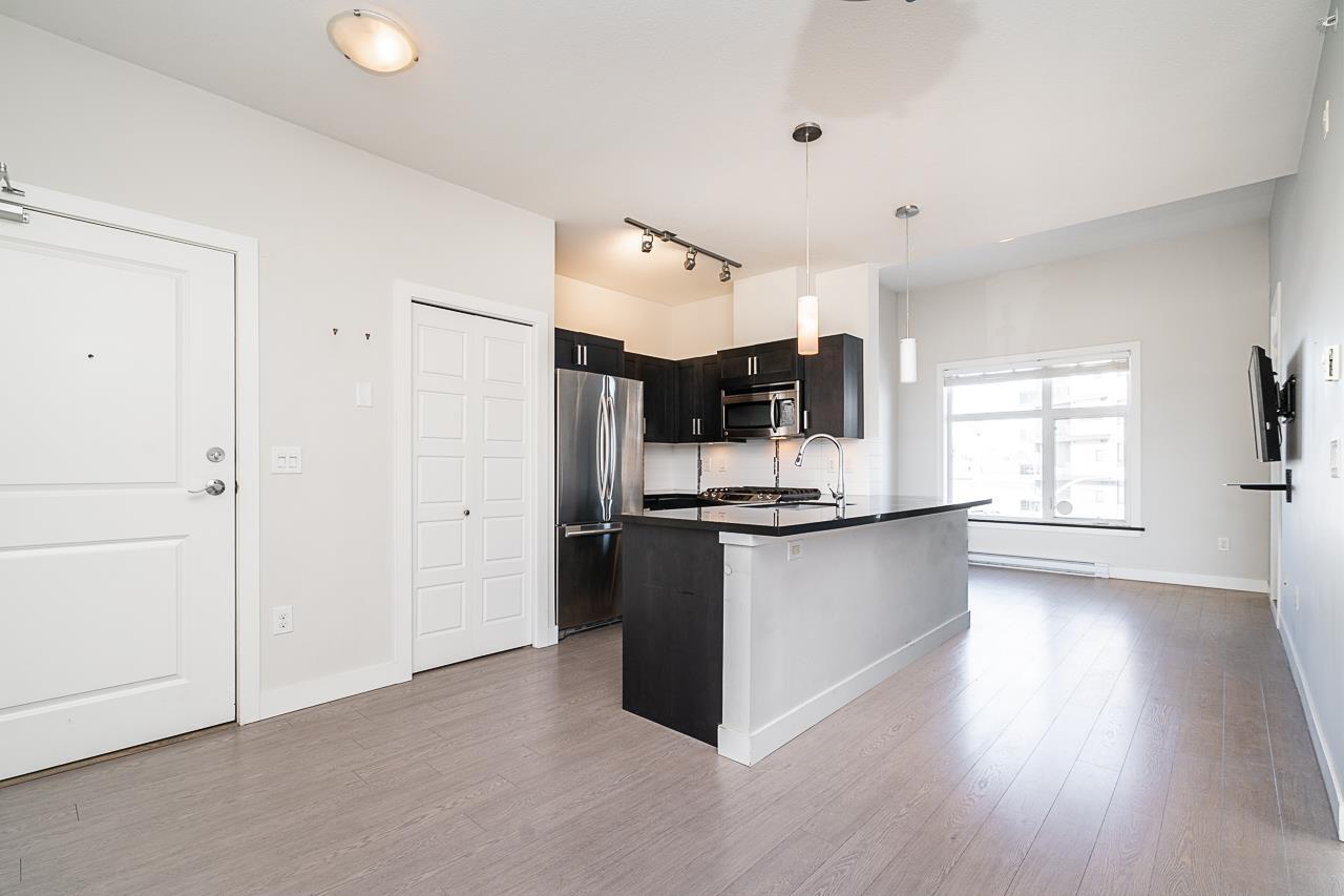 Photo 11 of 411 20058 Fraser Highway, Langley BC
