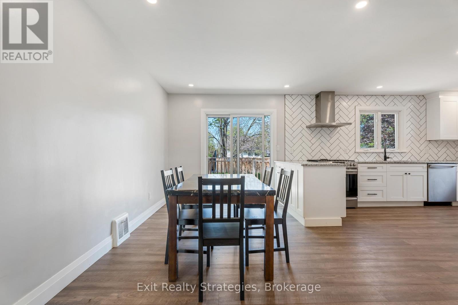 Photo 10 of 9 Heywood Avenue, St Catharines ON