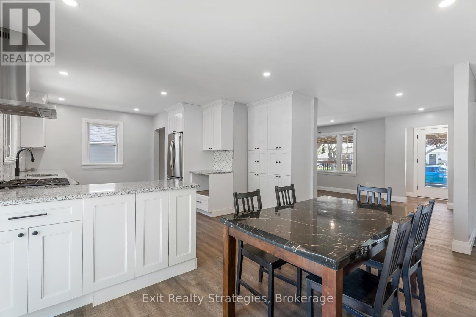 Photo 11 of 9 Heywood Avenue, St Catharines ON