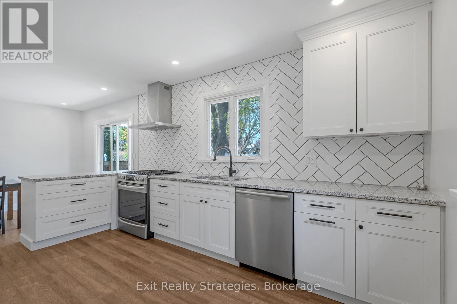 Photo 13 of 9 Heywood Avenue, St Catharines ON
