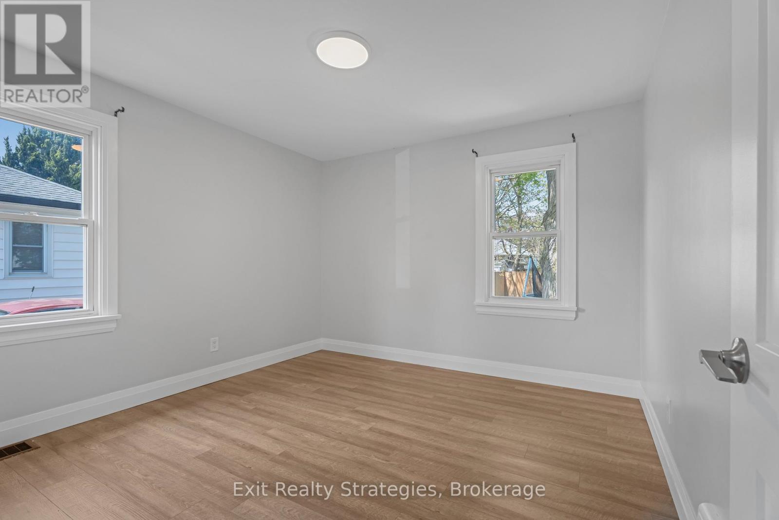 Photo 16 of 9 Heywood Avenue, St Catharines ON