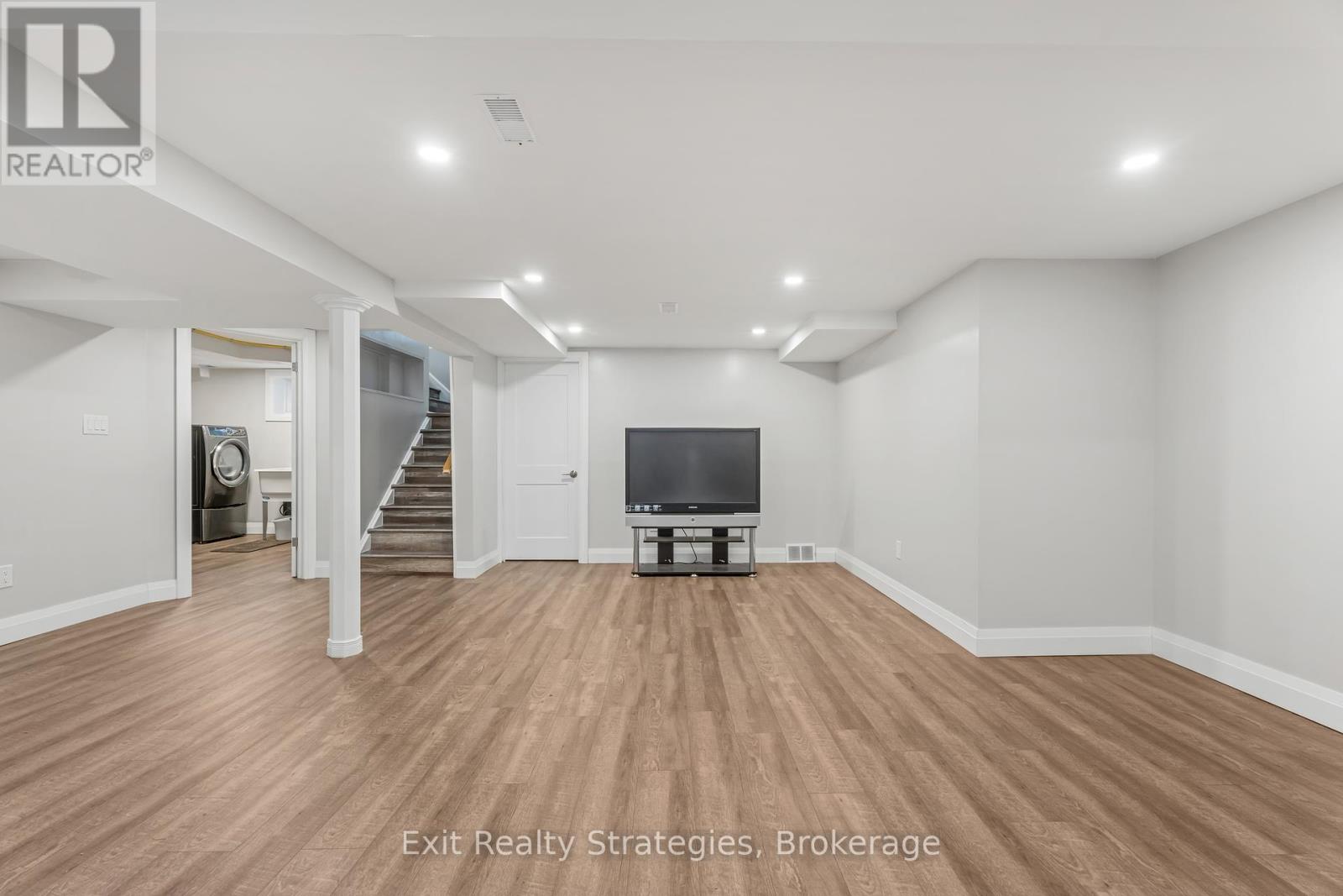 Photo 22 of 9 Heywood Avenue, St Catharines ON