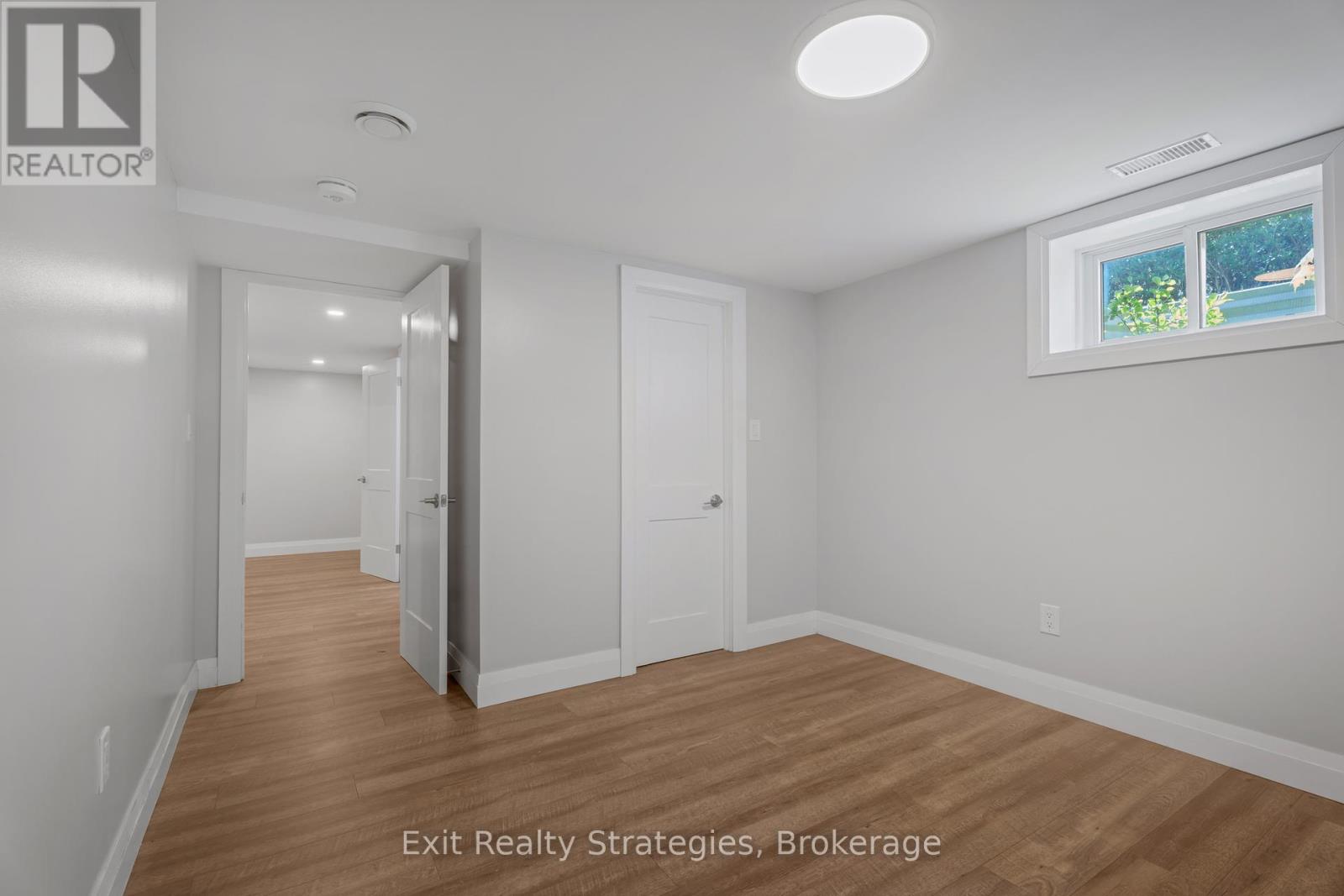 Photo 25 of 9 Heywood Avenue, St Catharines ON