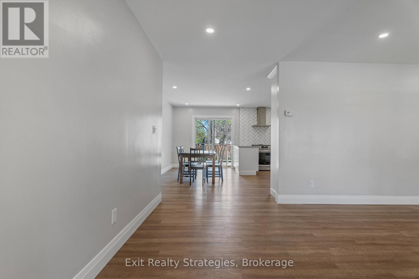 Photo 7 of 9 Heywood Avenue, St Catharines ON