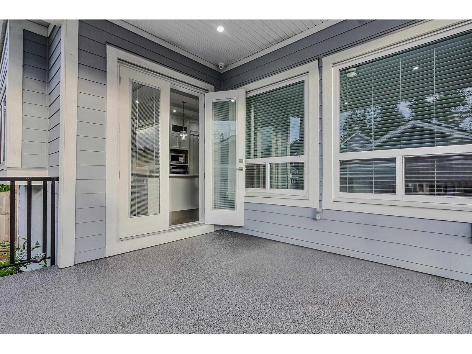 17163 0A AVENUE, Surrey