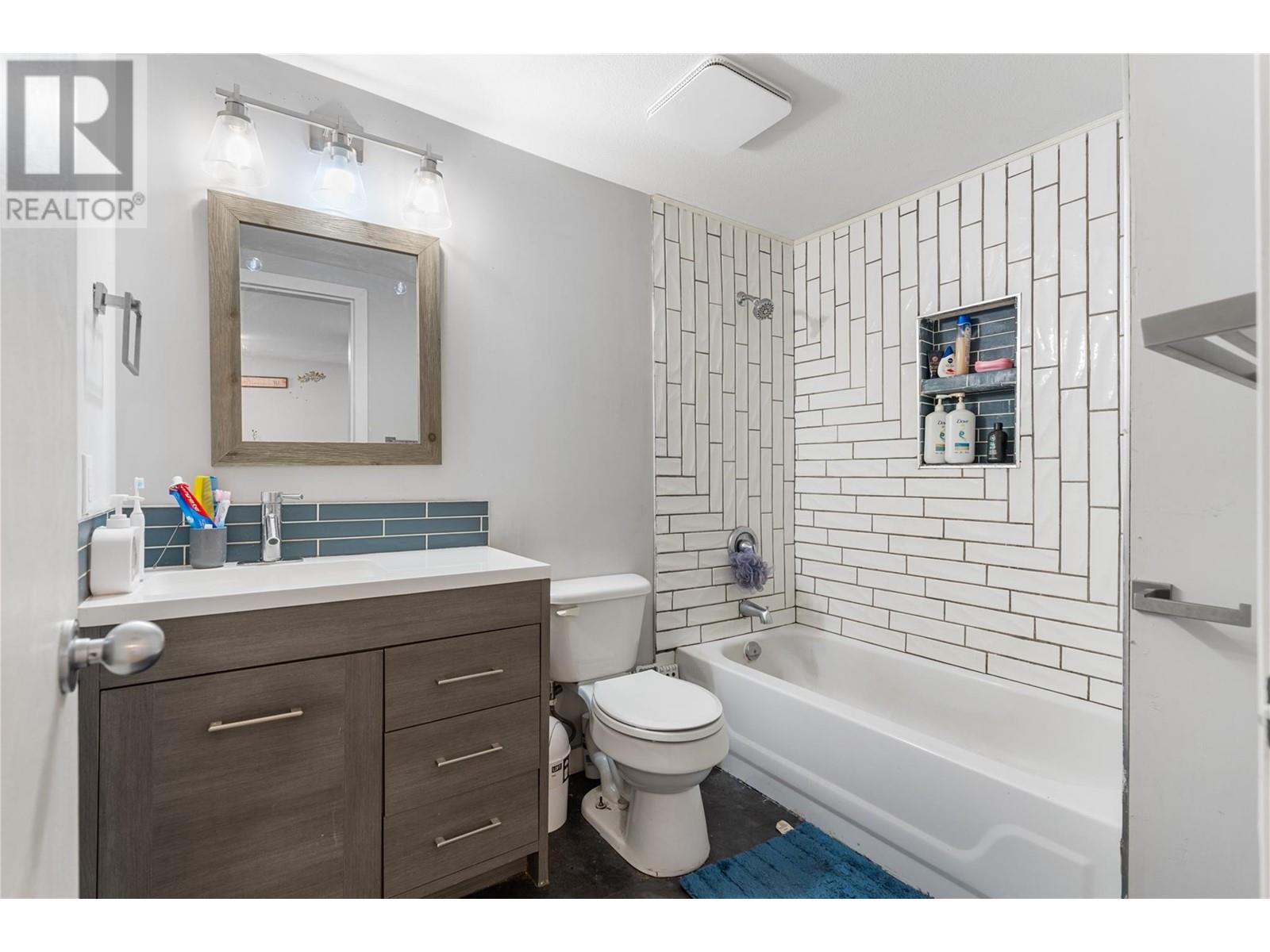 102 435 Franklyn Road, Kelowna
