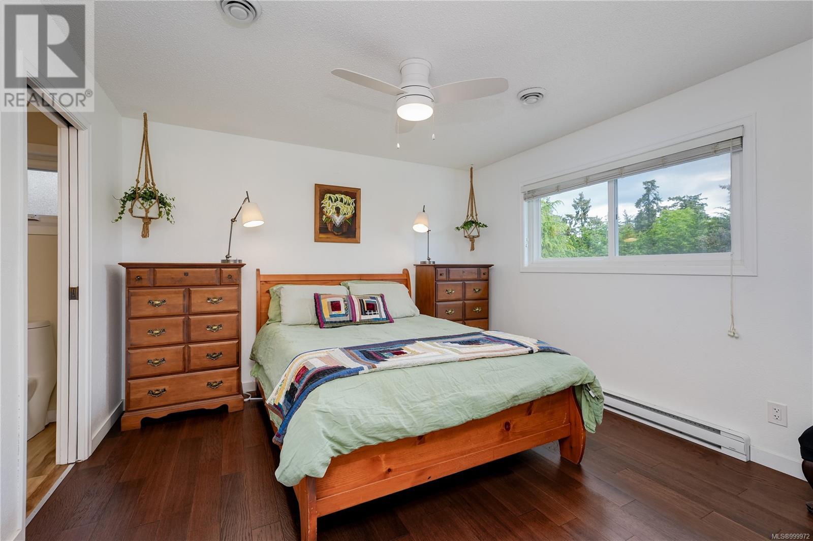 337 Glenairlie Dr, View Royal