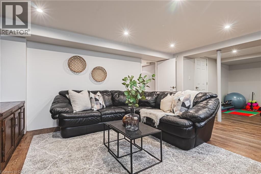 Photo 16 of 2170 Coldwater Street, Burlington ON