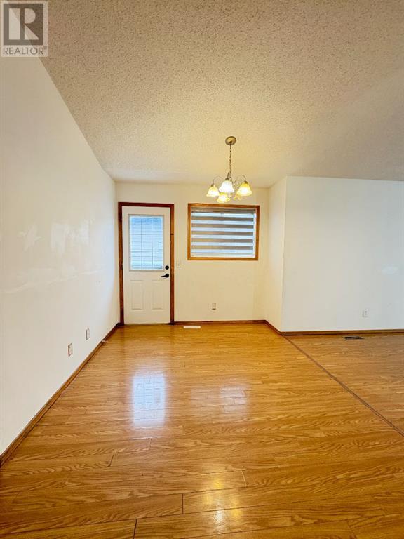 Single Family House Bi-level for Sale in  Tarawood Road NE Taradale Calgary 