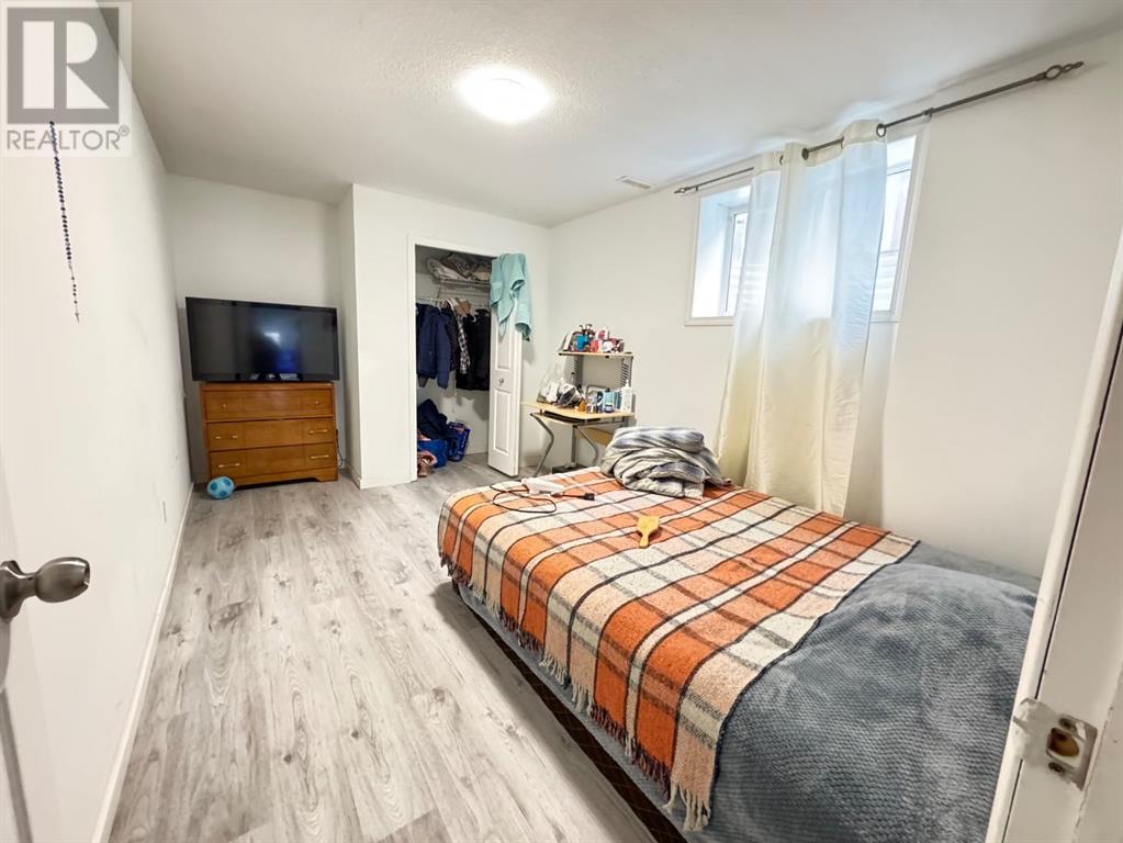 Single Family House Bi-level for Sale in  Tarawood Road NE Taradale Calgary 