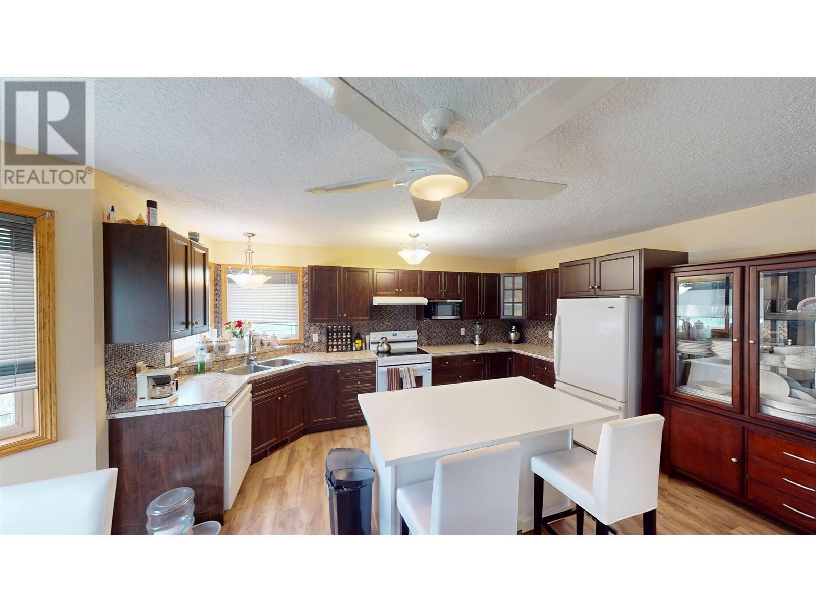 Photo 39 of 9916 112 Avenue, Fort St John BC