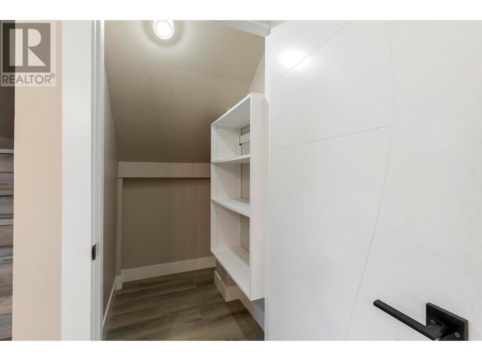  1520 Lakeview Street, Kelowna